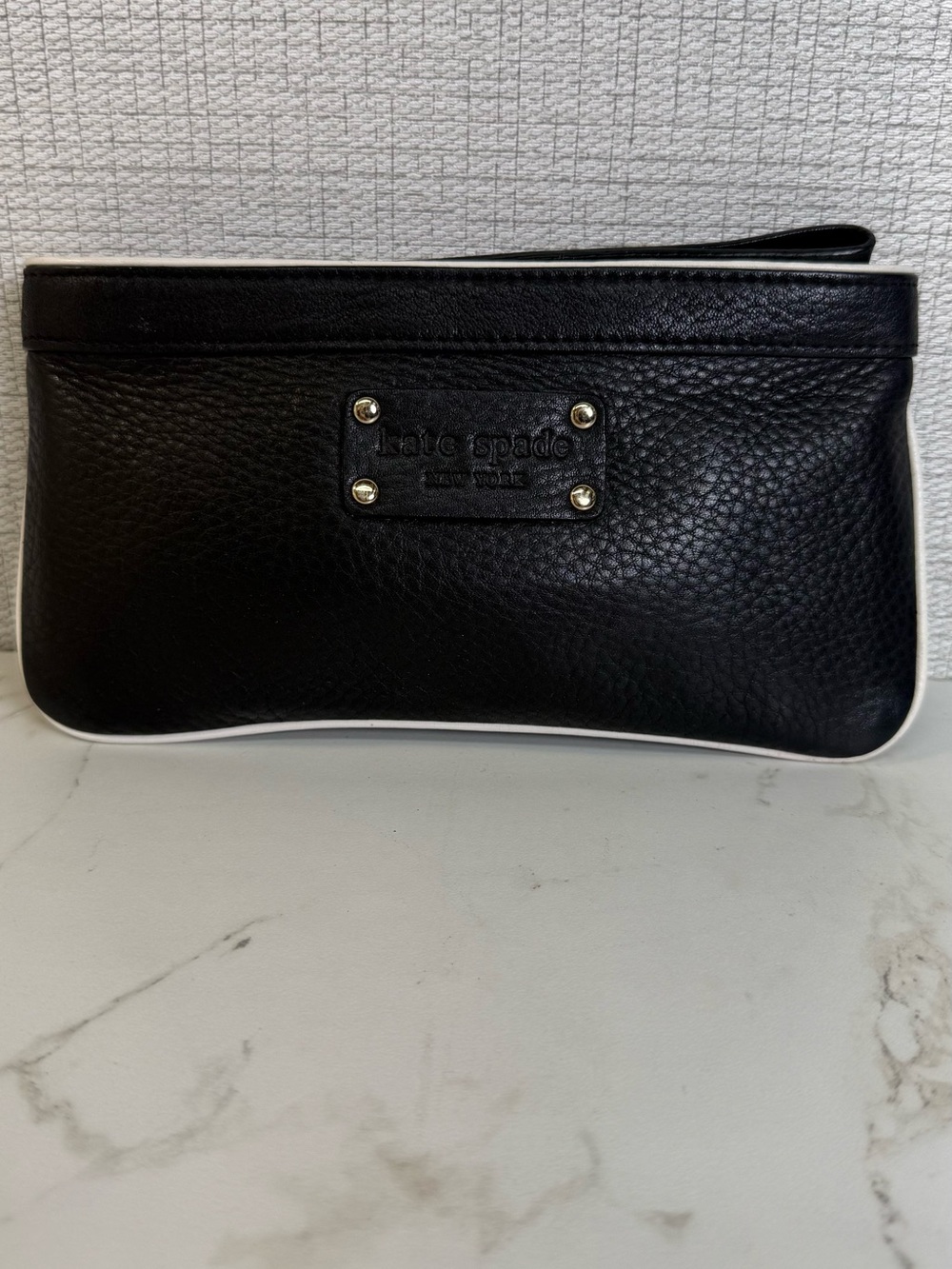 Kate Spade Black Leather Pebbled Wristlet Pouch White Trim Green Polka Dot